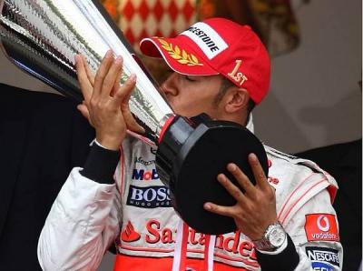 Hamilton gana GP de Mónaco y lidera campeonato